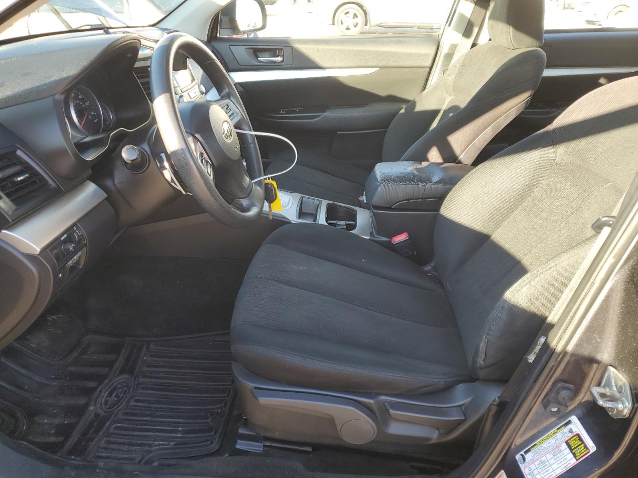 Subaru Outback 2.5i Image 10
