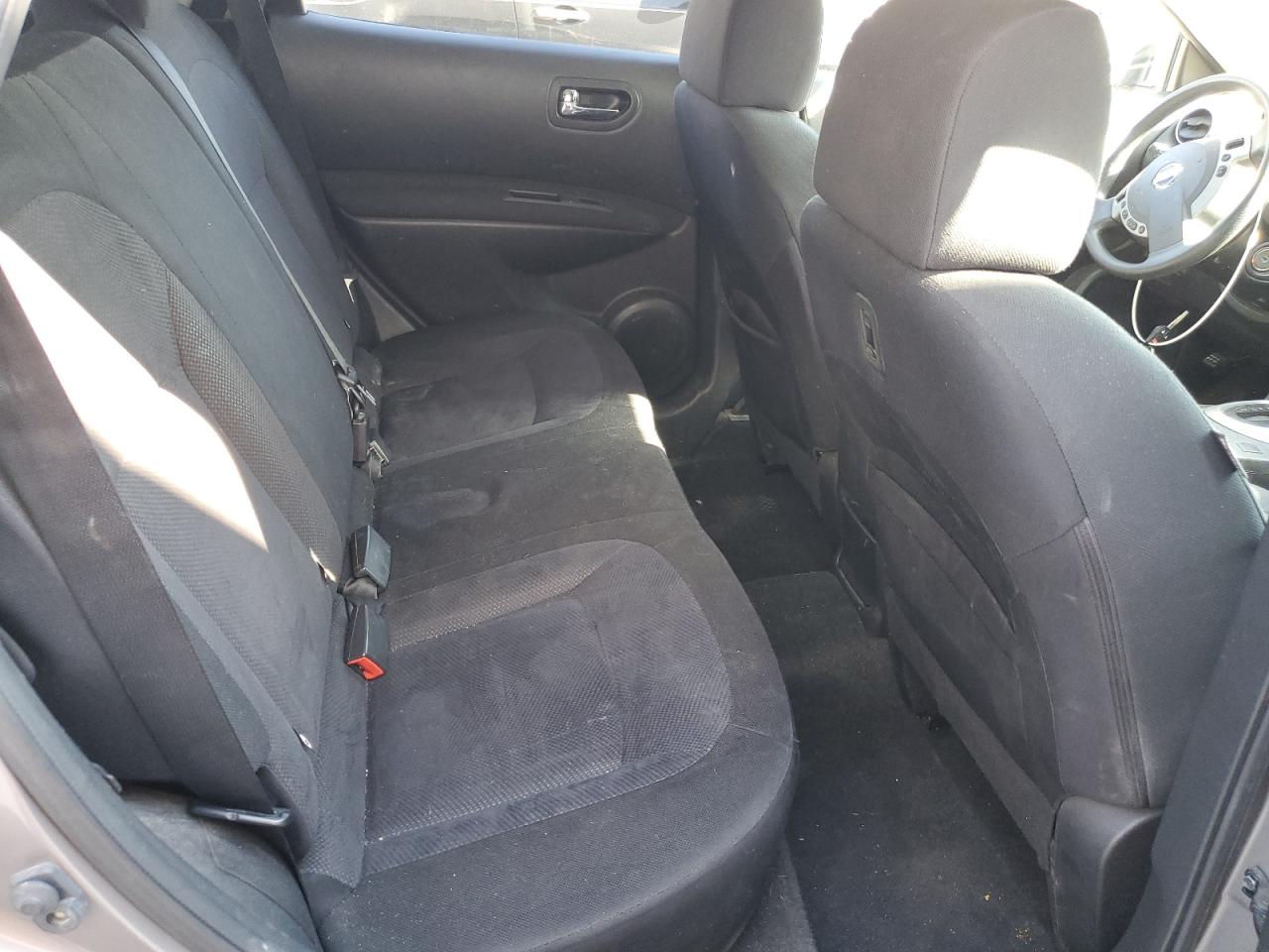 Nissan Rogue S Image 3