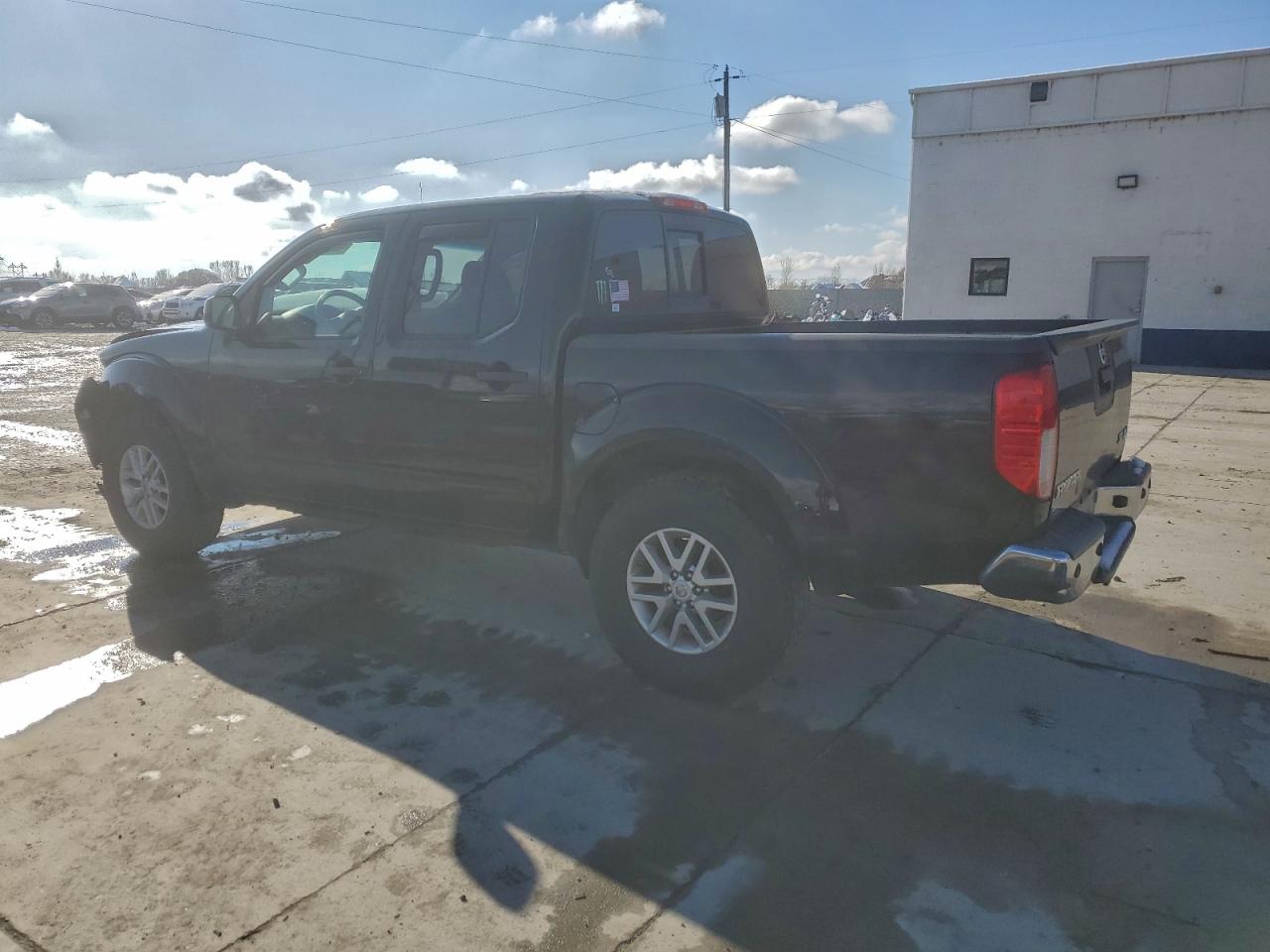 Nissan Frontier S Image 2