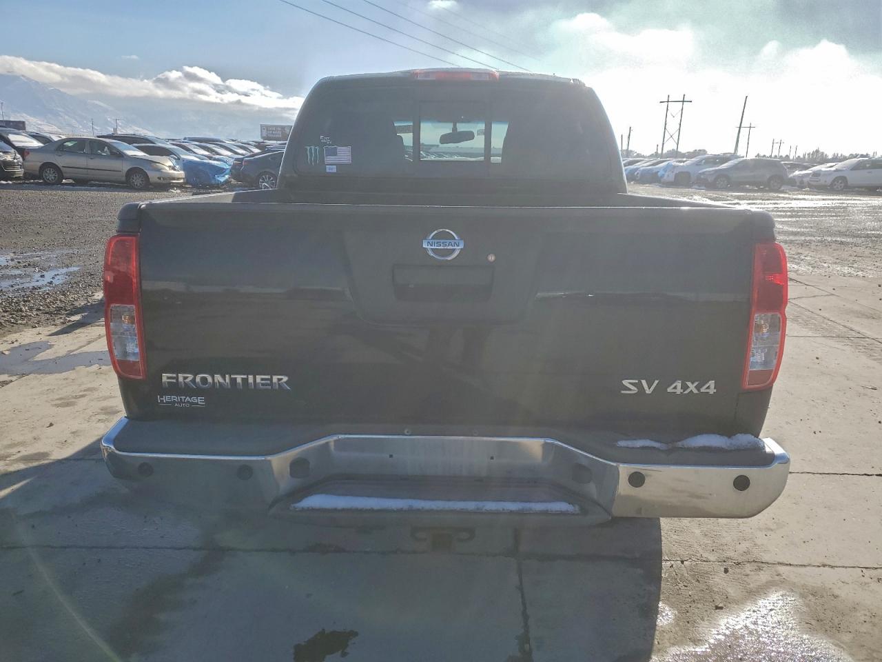 Nissan Frontier S Image 8