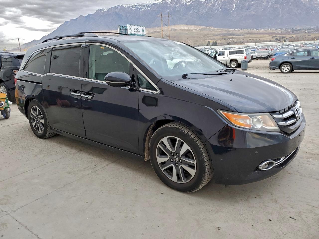 Honda Odyssey Touring Image 4