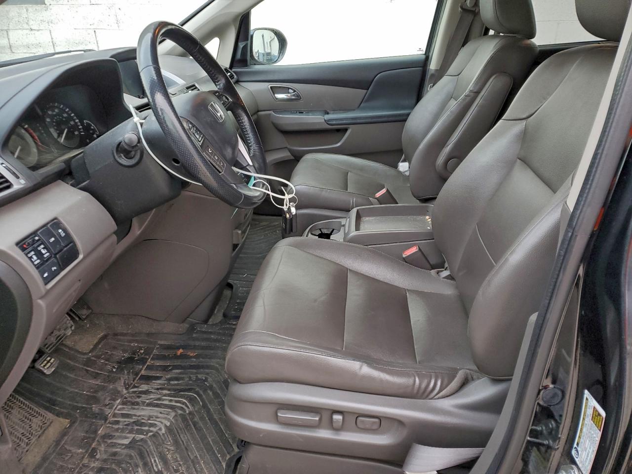 Honda Odyssey Touring Image 5