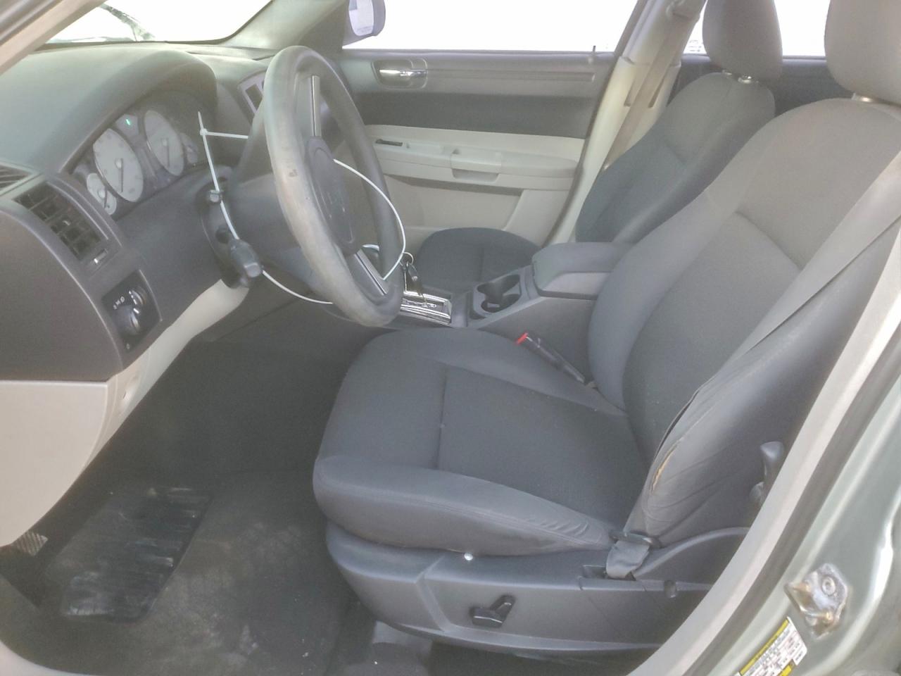 Chrysler 300 Image 7