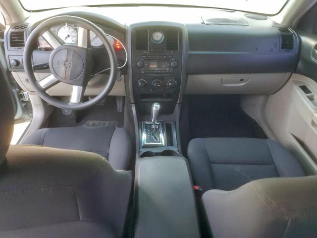 Chrysler 300 Image 11