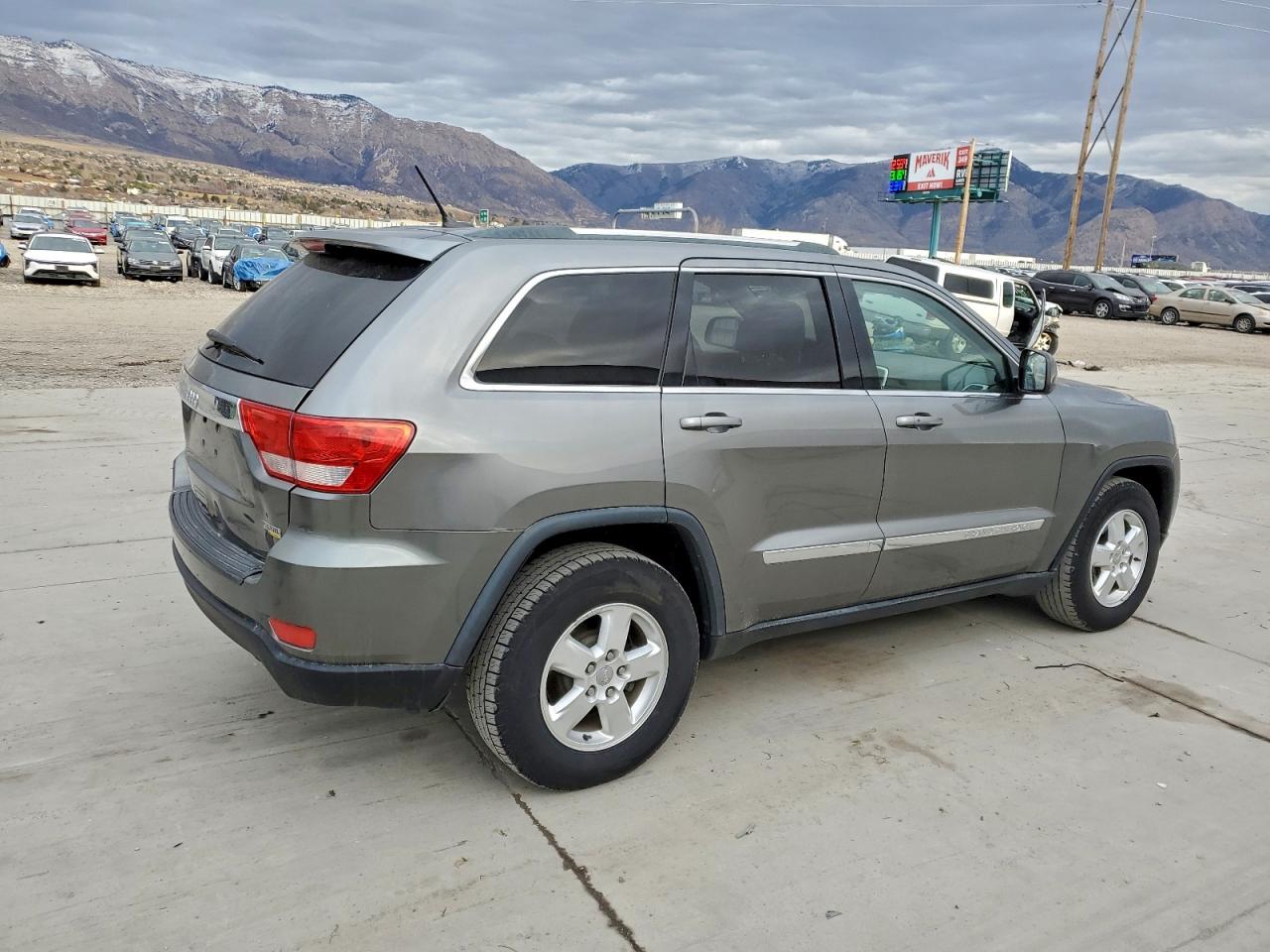 Jeep Grand Cherokee Laredo Image 3
