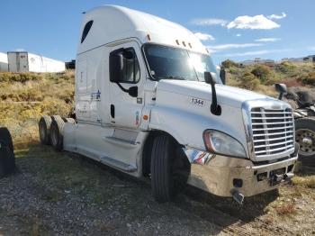  Salvage Freightliner Cascadia 1