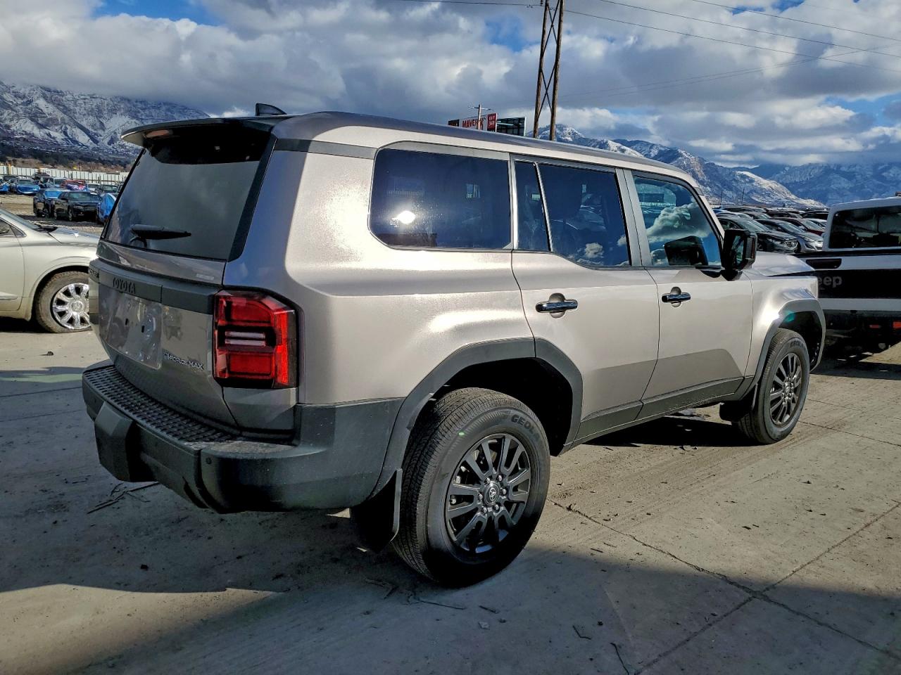 Toyota Land Cruis Base Image 14