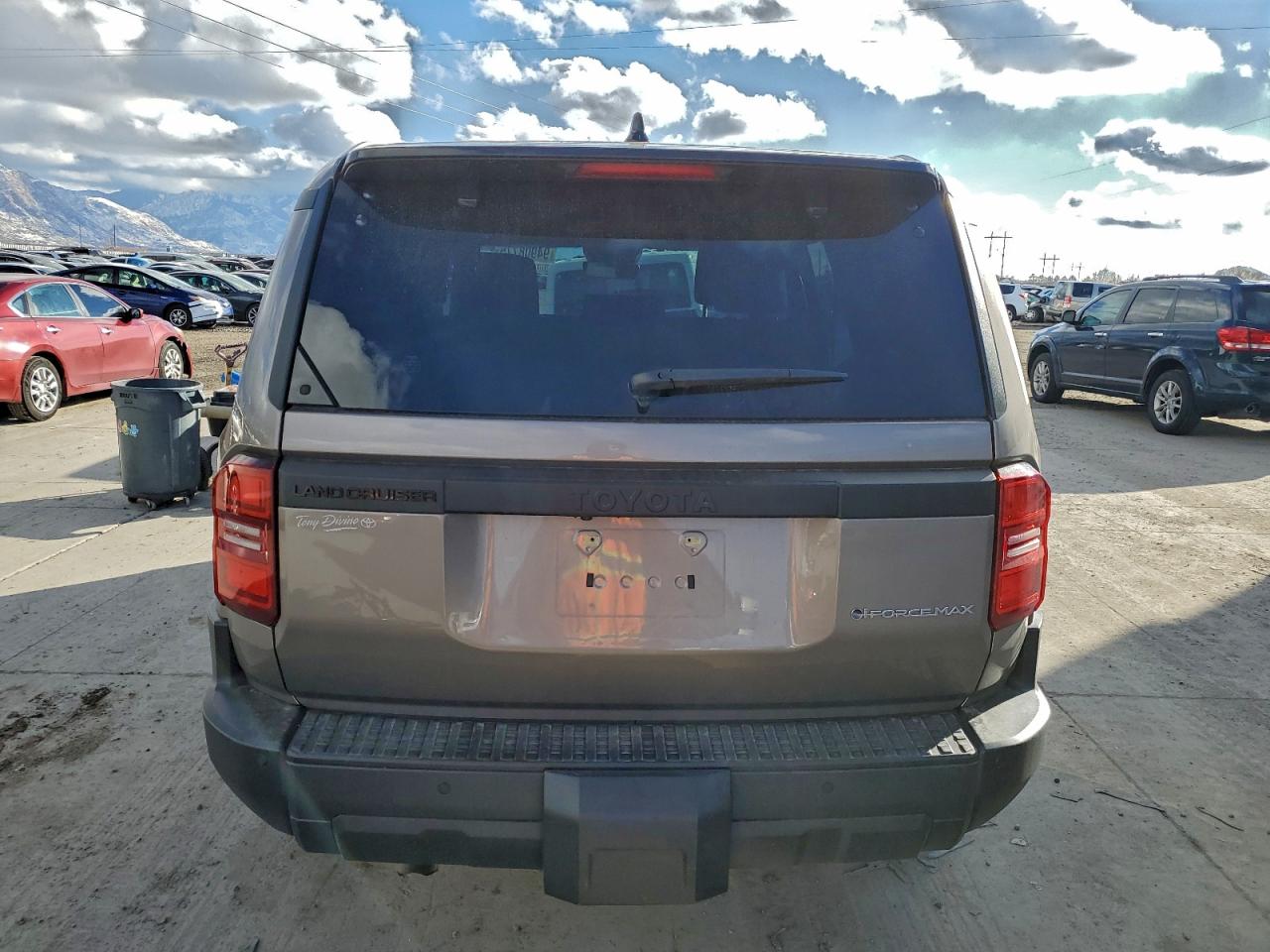 Toyota Land Cruis Base Image 2