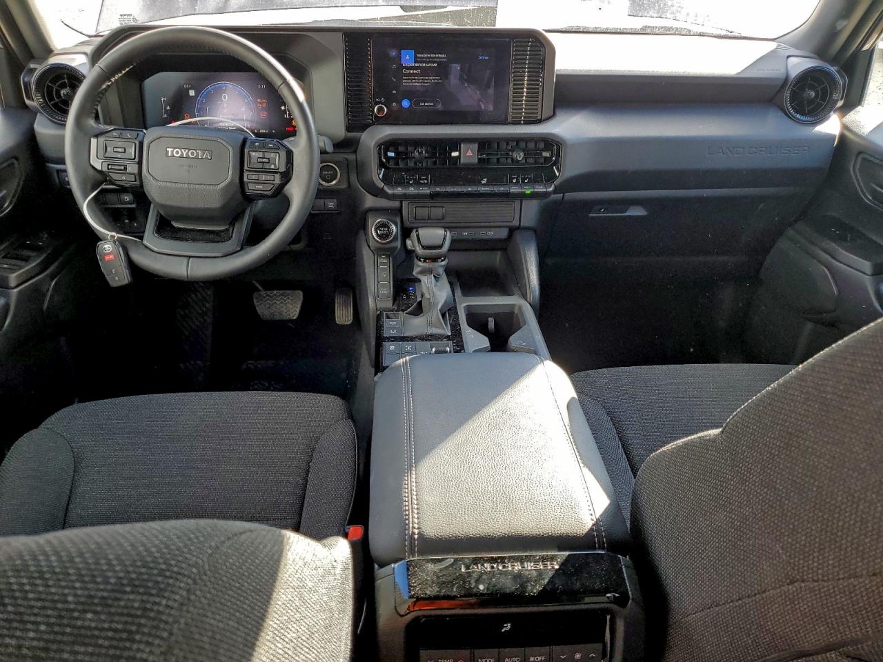 Toyota Land Cruis Base Image 7