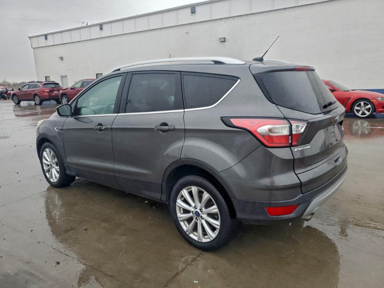 Ford Escape Titanium Image 3
