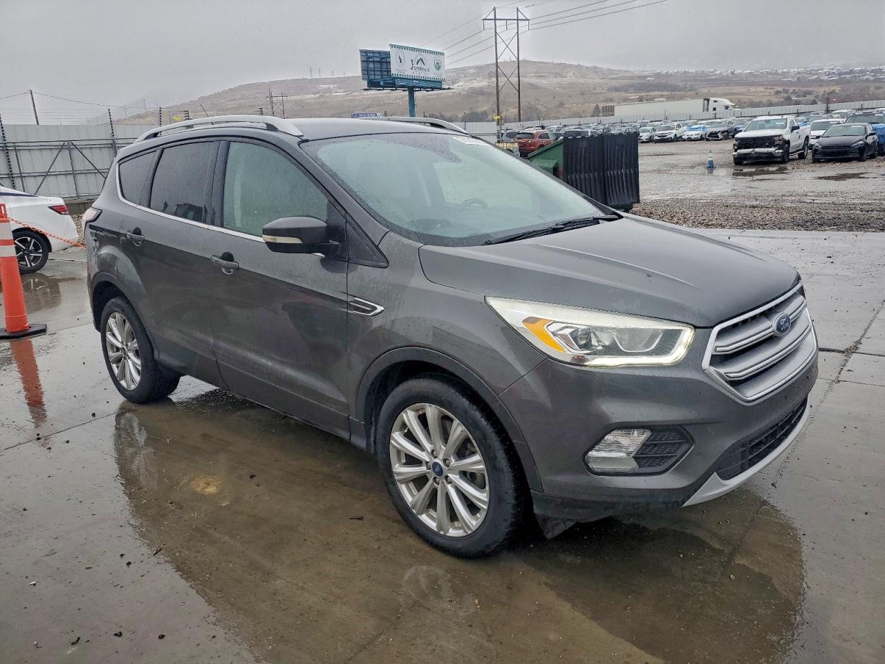 Ford Escape Titanium Image 2