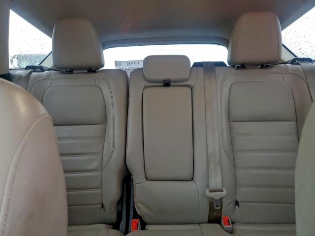 Ford Escape Titanium Image 10