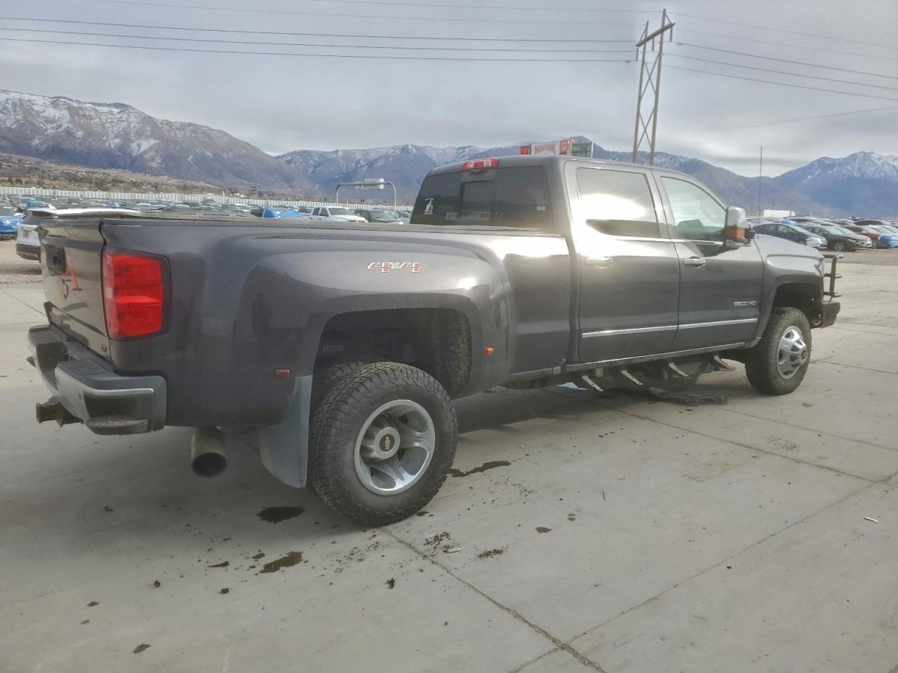 Chevrolet Silverado K3500 Ltz Image 3