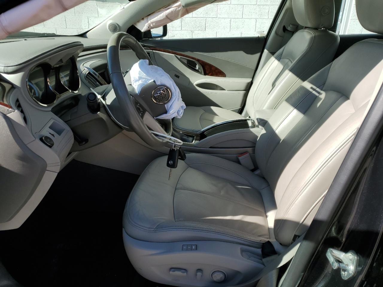 Buick LaCrosse Premium Image 4