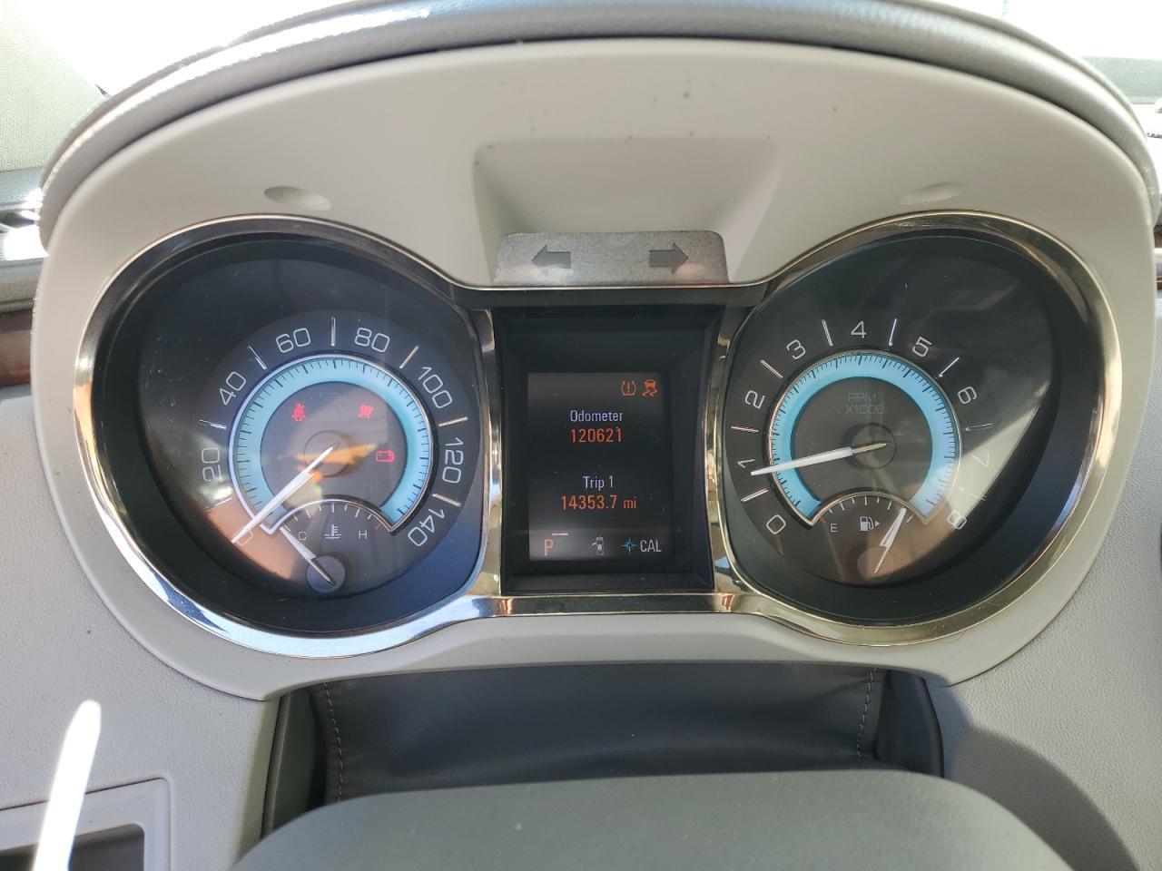 Buick LaCrosse Premium Image 11