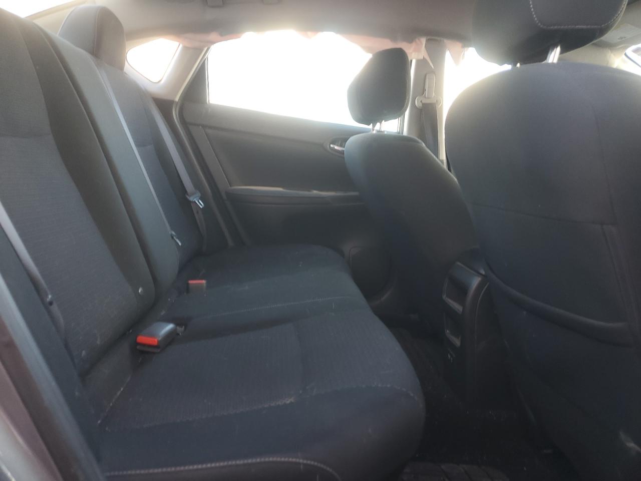 Nissan Sentra S Image 8