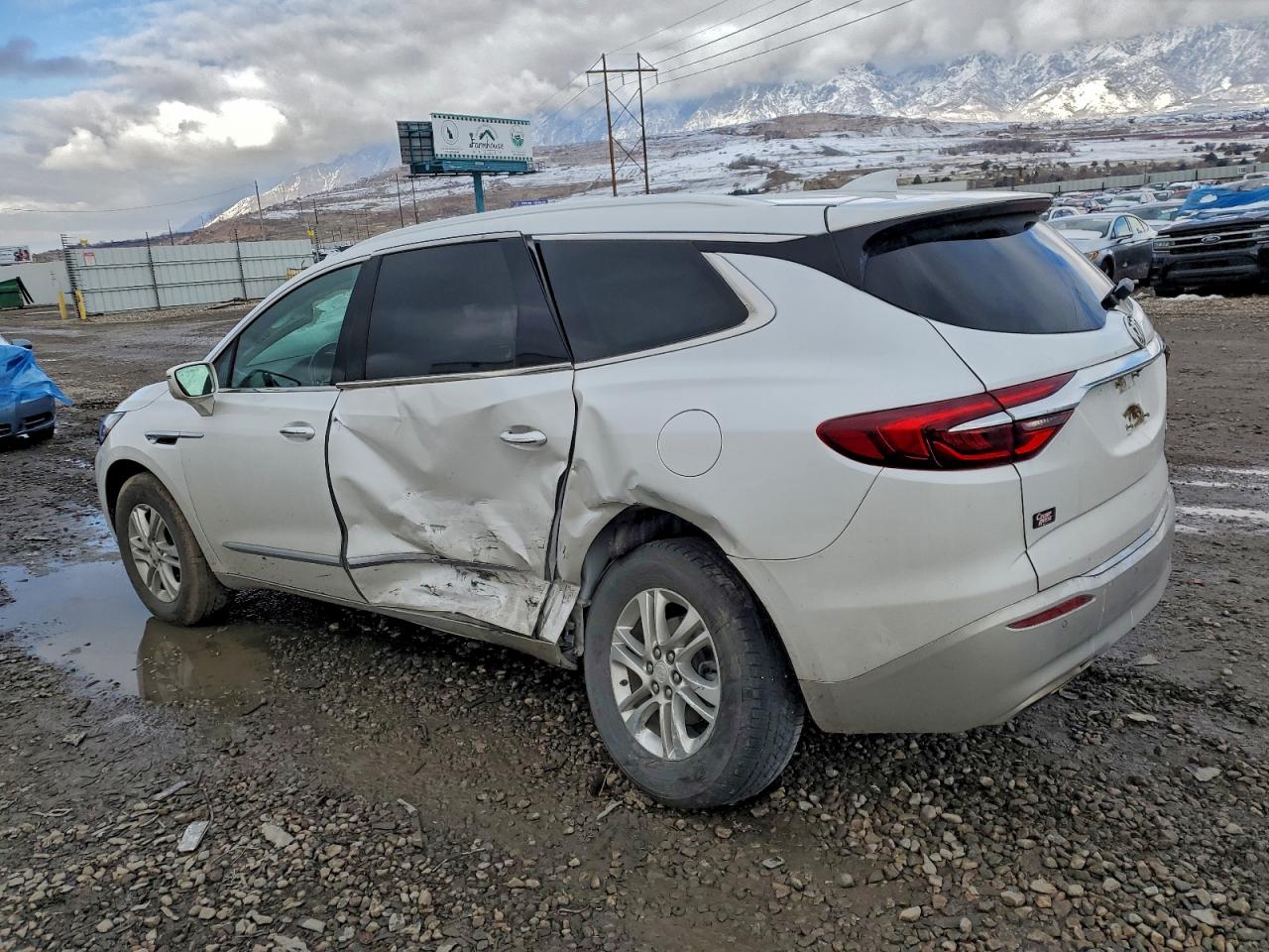 Buick Enclave Essence Image 2