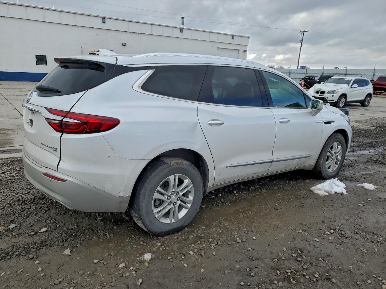 Buick Enclave Essence Image 3