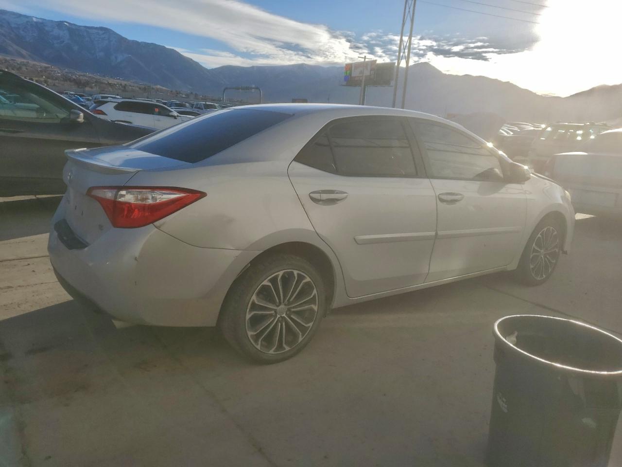 Toyota Corolla L Image 4