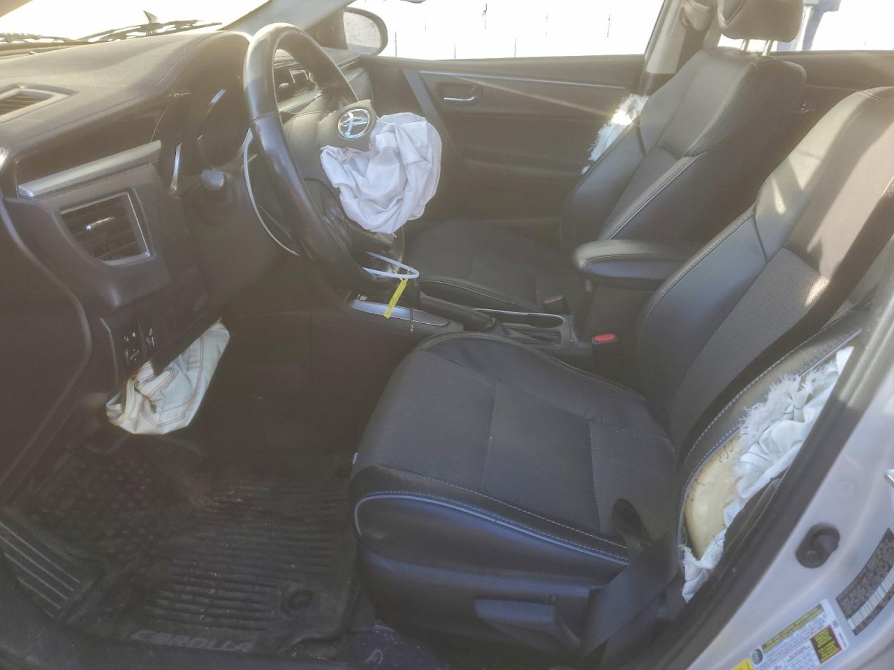 Toyota Corolla L Image 6