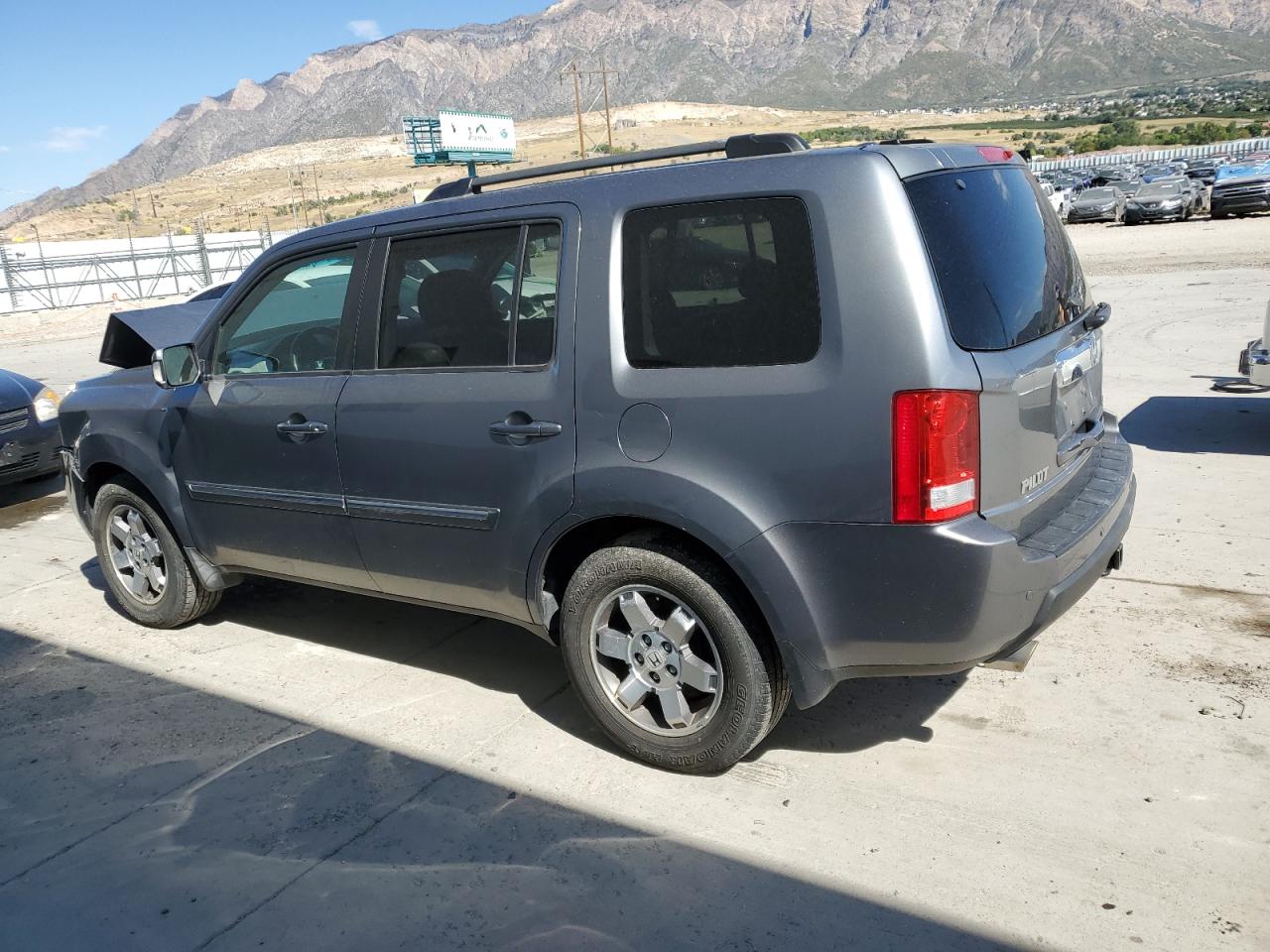 Honda Pilot Touring Image 2