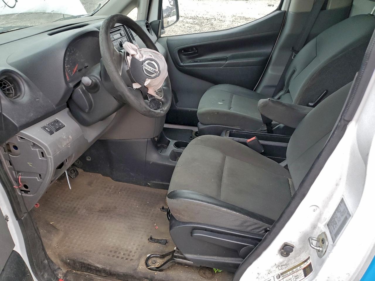 Nissan Nv 2.5s Image 11