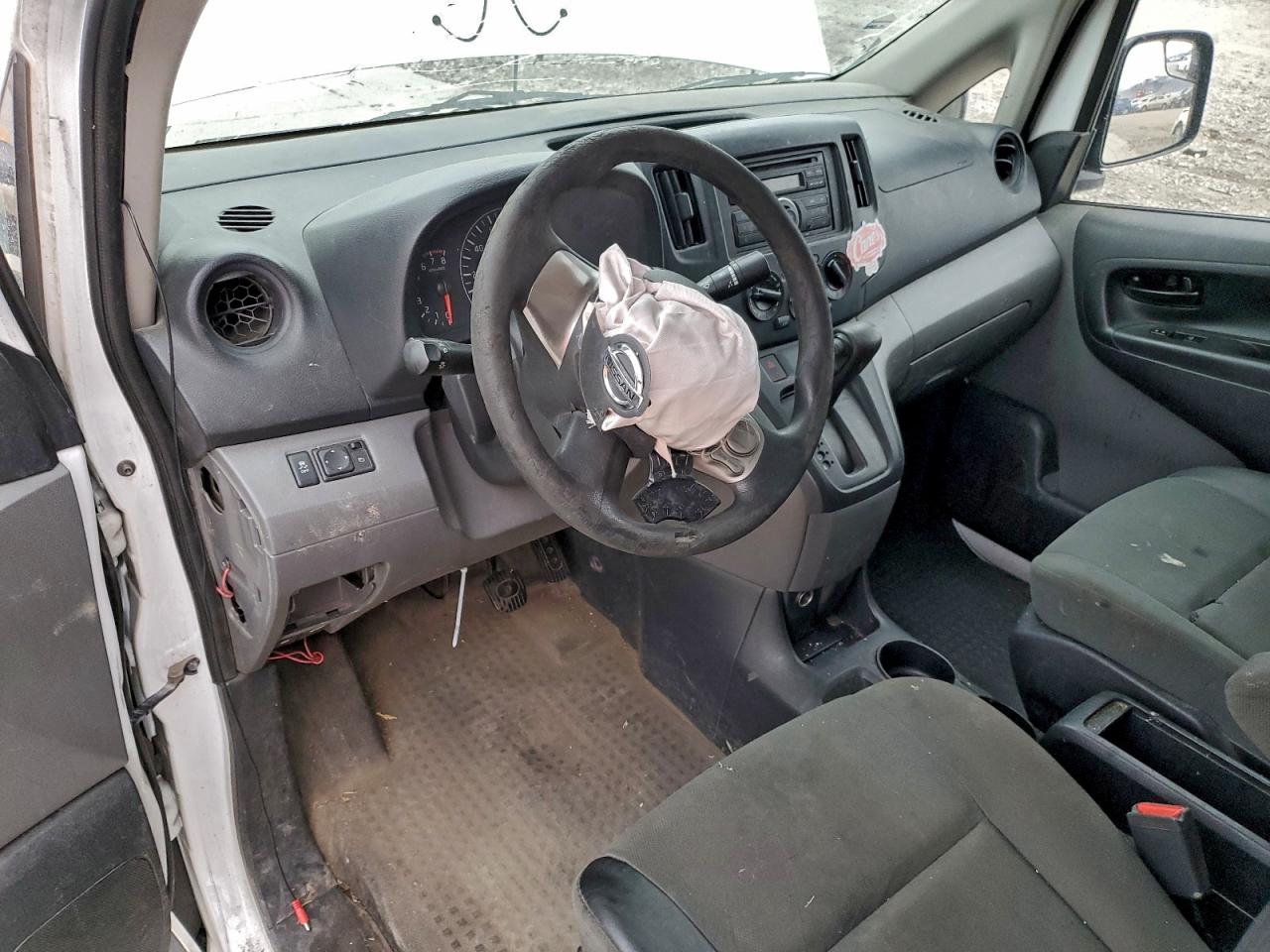 Nissan Nv 2.5s Image 7