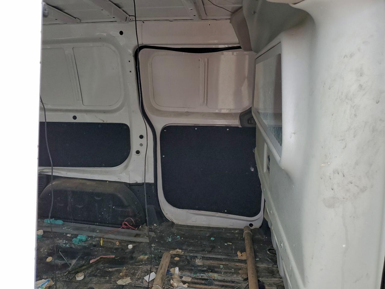 Nissan Nv 2.5s Image 5