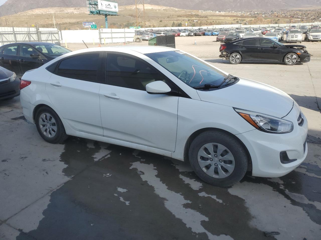 Hyundai ACCENT Se Image 8