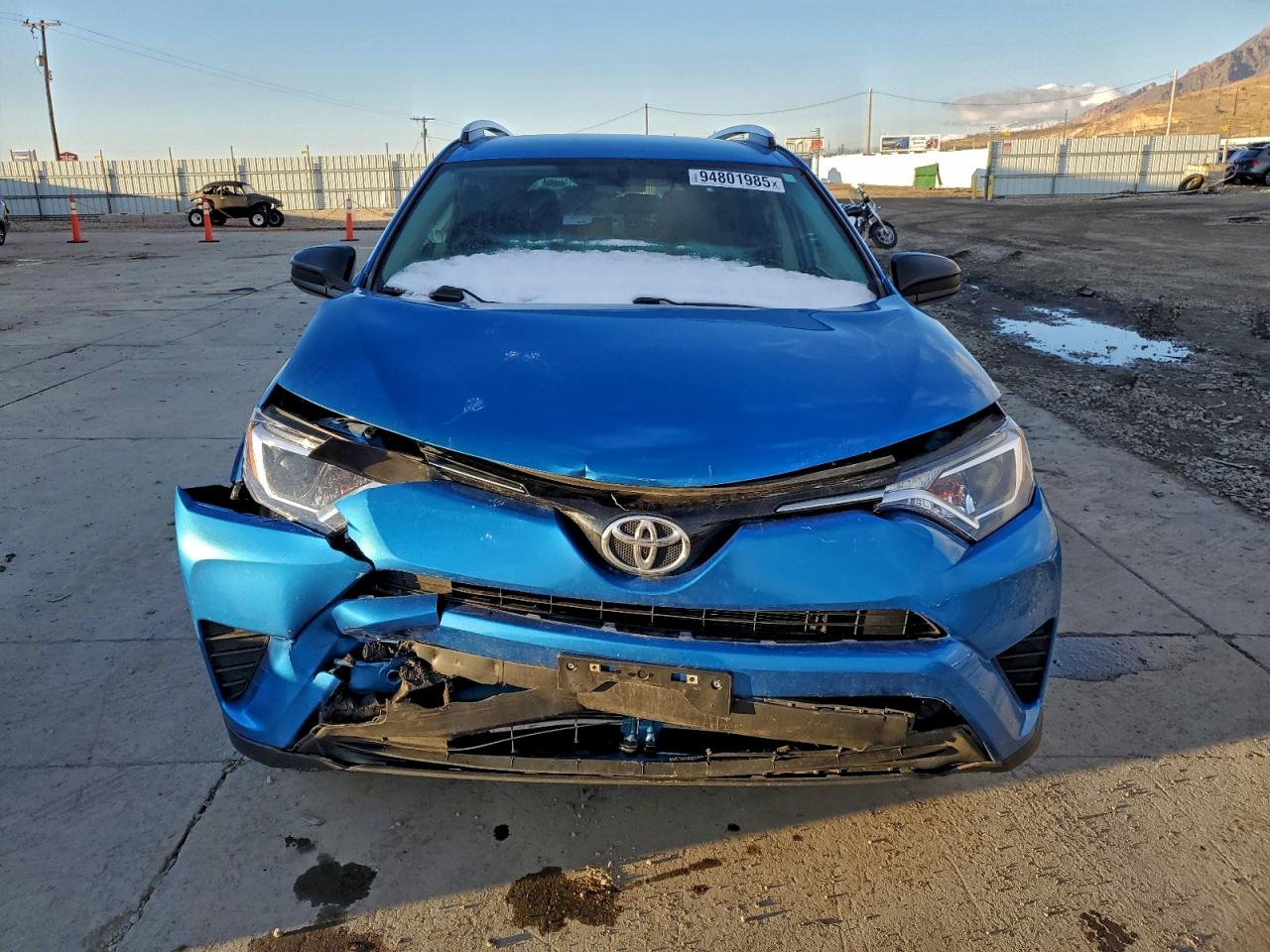 Toyota RAV4 Le Image 8