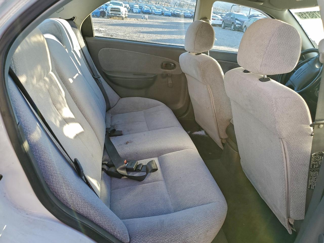 Kia Spectra Base Image 7