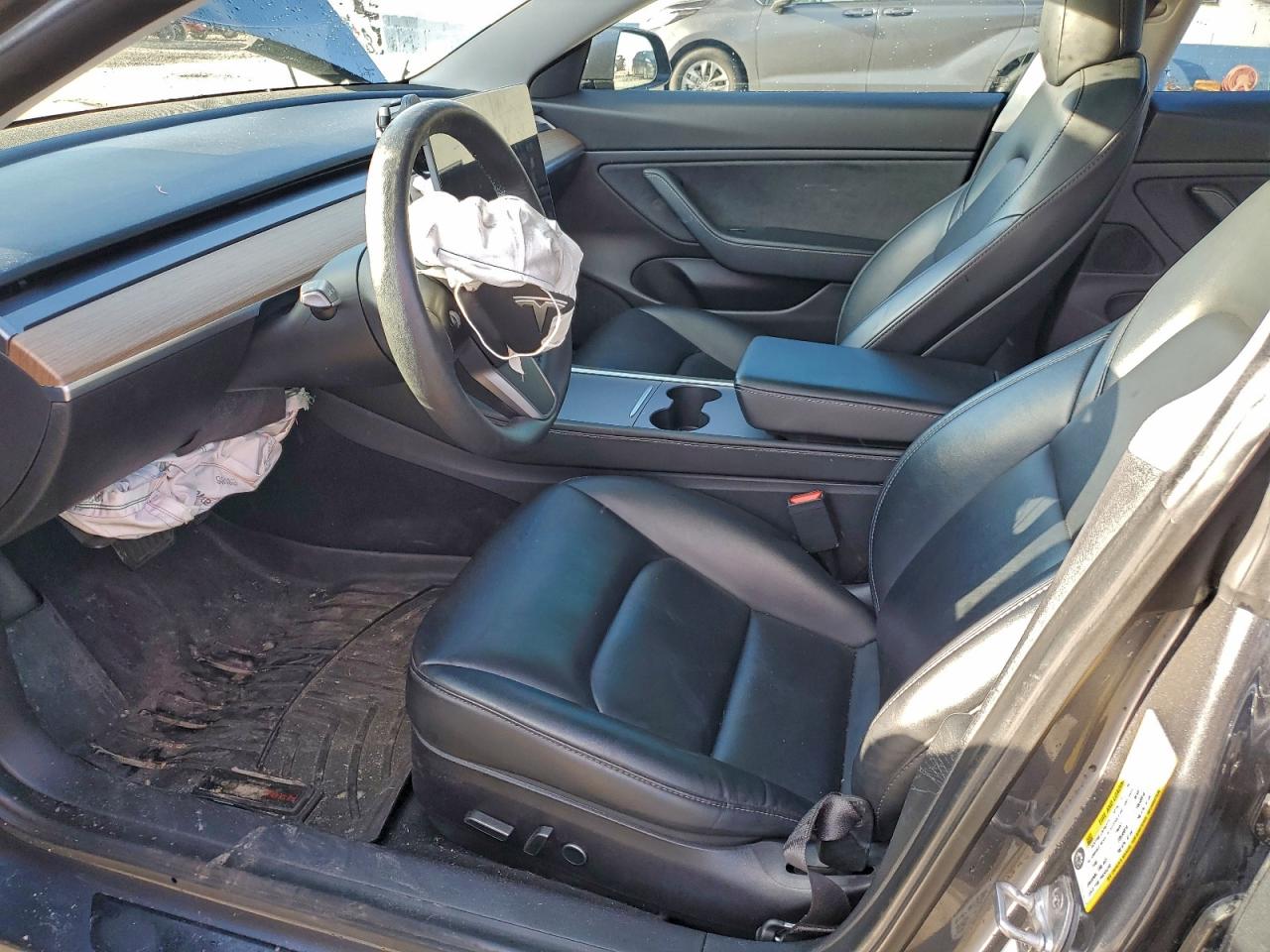 Tesla Model 3 Image 6