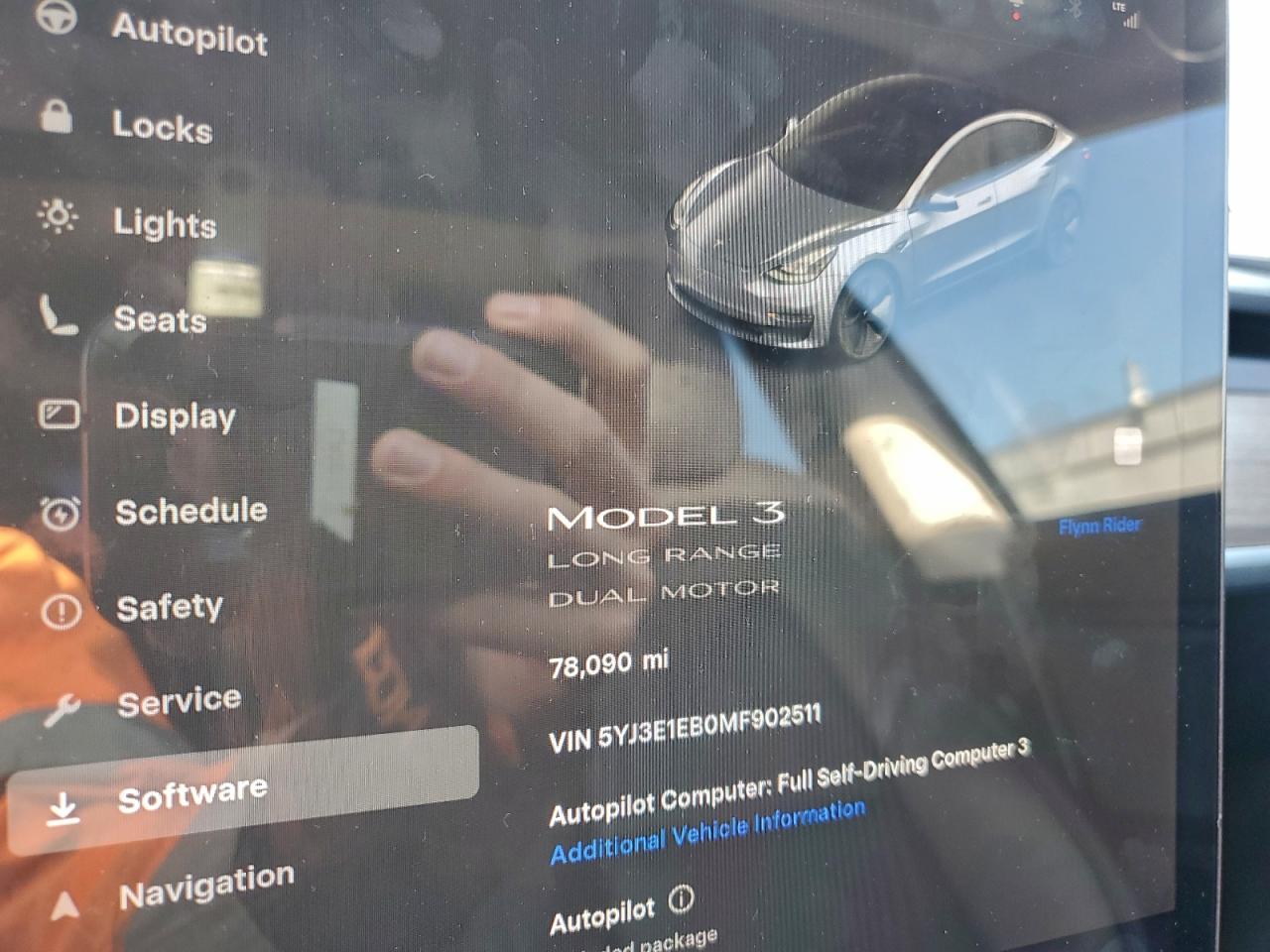 Tesla Model 3 Image 11