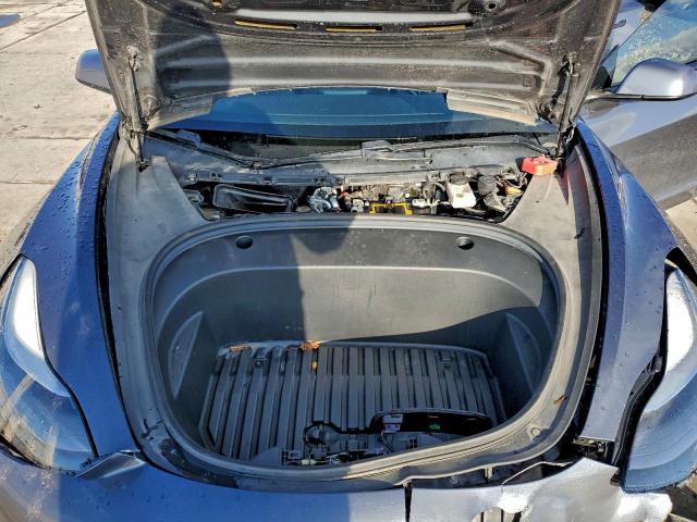 Tesla Model 3 Image 8