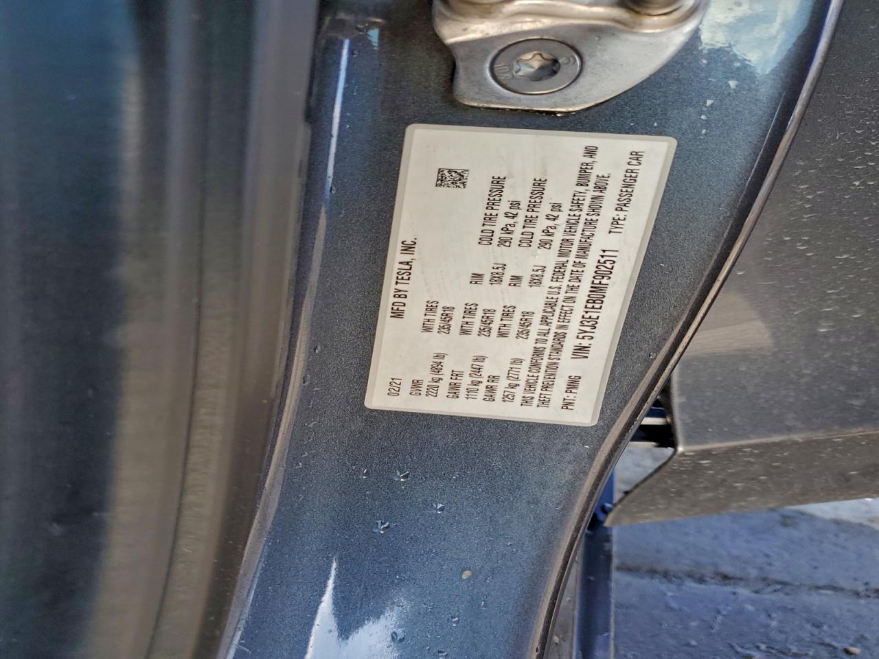 Tesla Model 3 Image 7