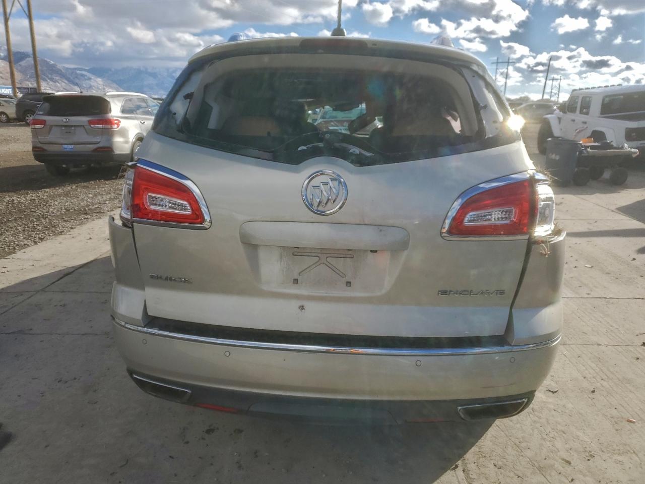 Buick Enclave Image 12