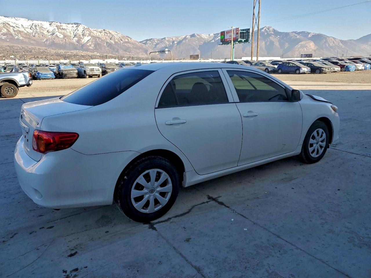 Toyota Corolla Base Image 7