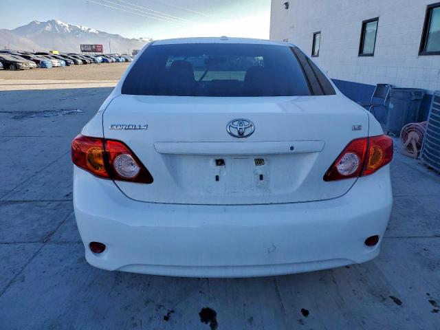 Toyota Corolla Base Image 8