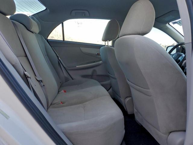 Toyota Corolla Base Image 11