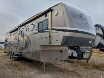  Salvage Kzrv Escalade