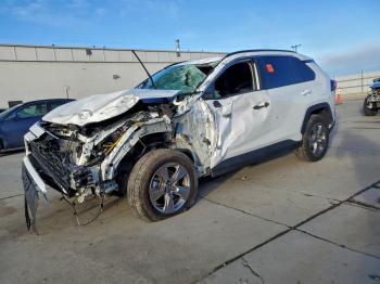  Salvage Toyota RAV4
