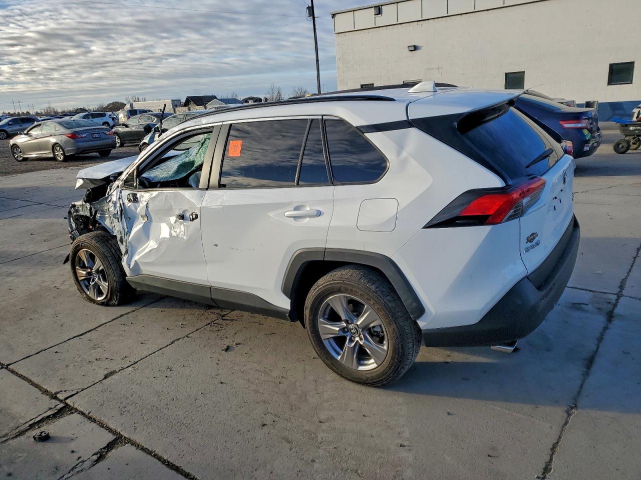 Toyota RAV4 Xle Image 2