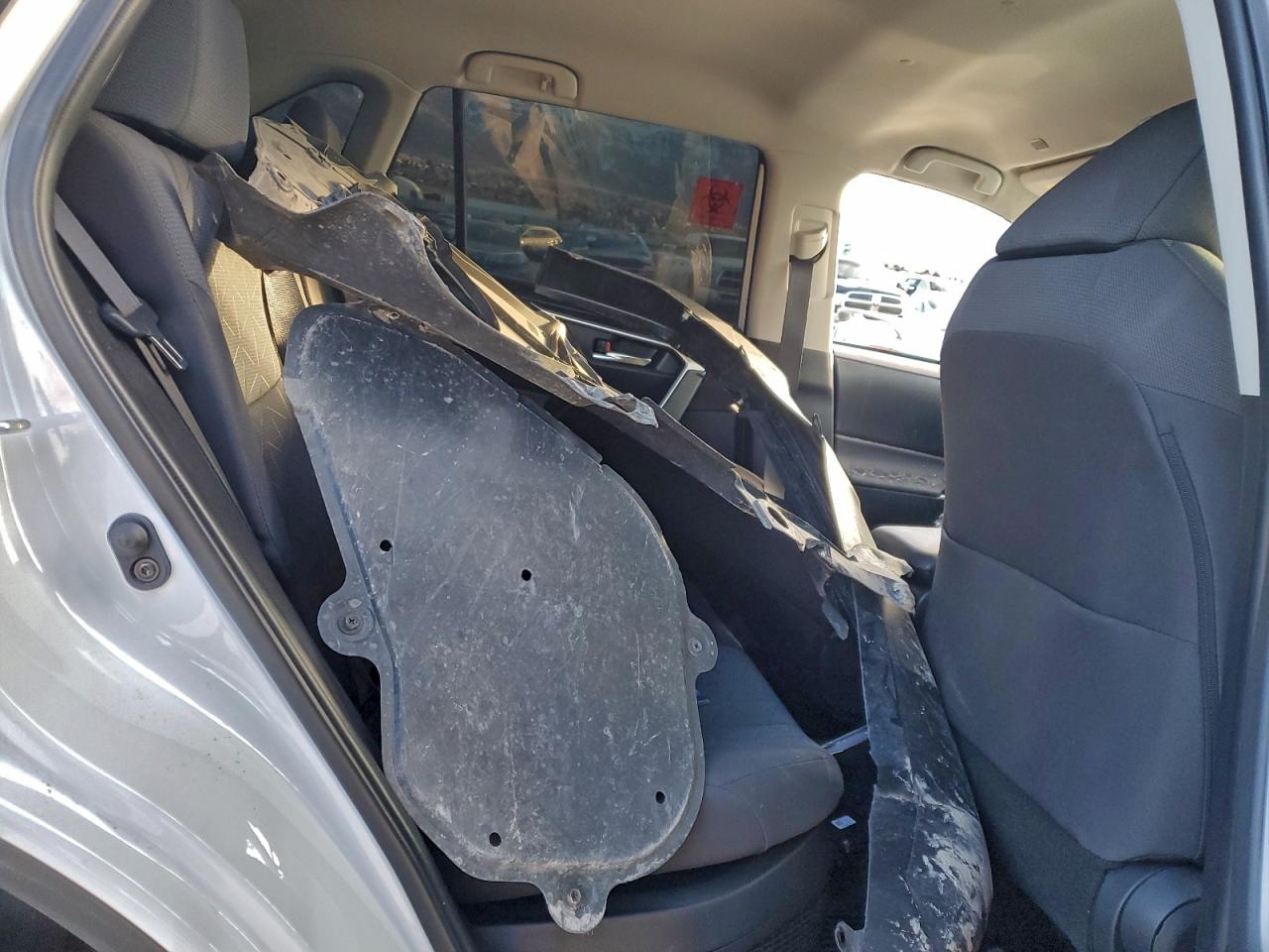 Toyota RAV4 Xle Image 7