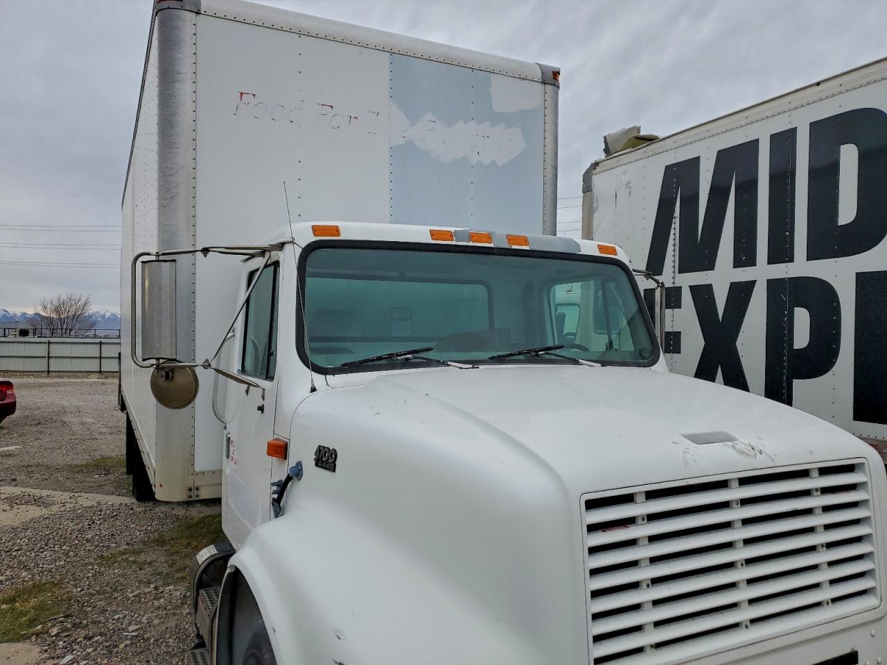 International 4700 4700 Image 7