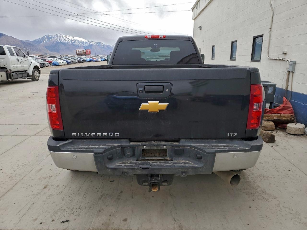 Chevrolet Silverado K3500 Ltz Image 6