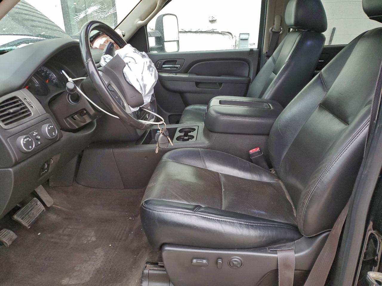 Chevrolet Silverado K3500 Ltz Image 2