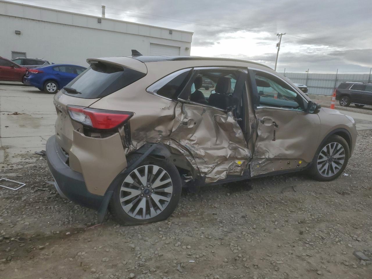 Ford Escape Titanium Image 2