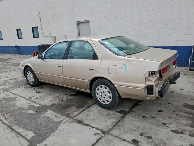 Toyota Camry Ce Image 3