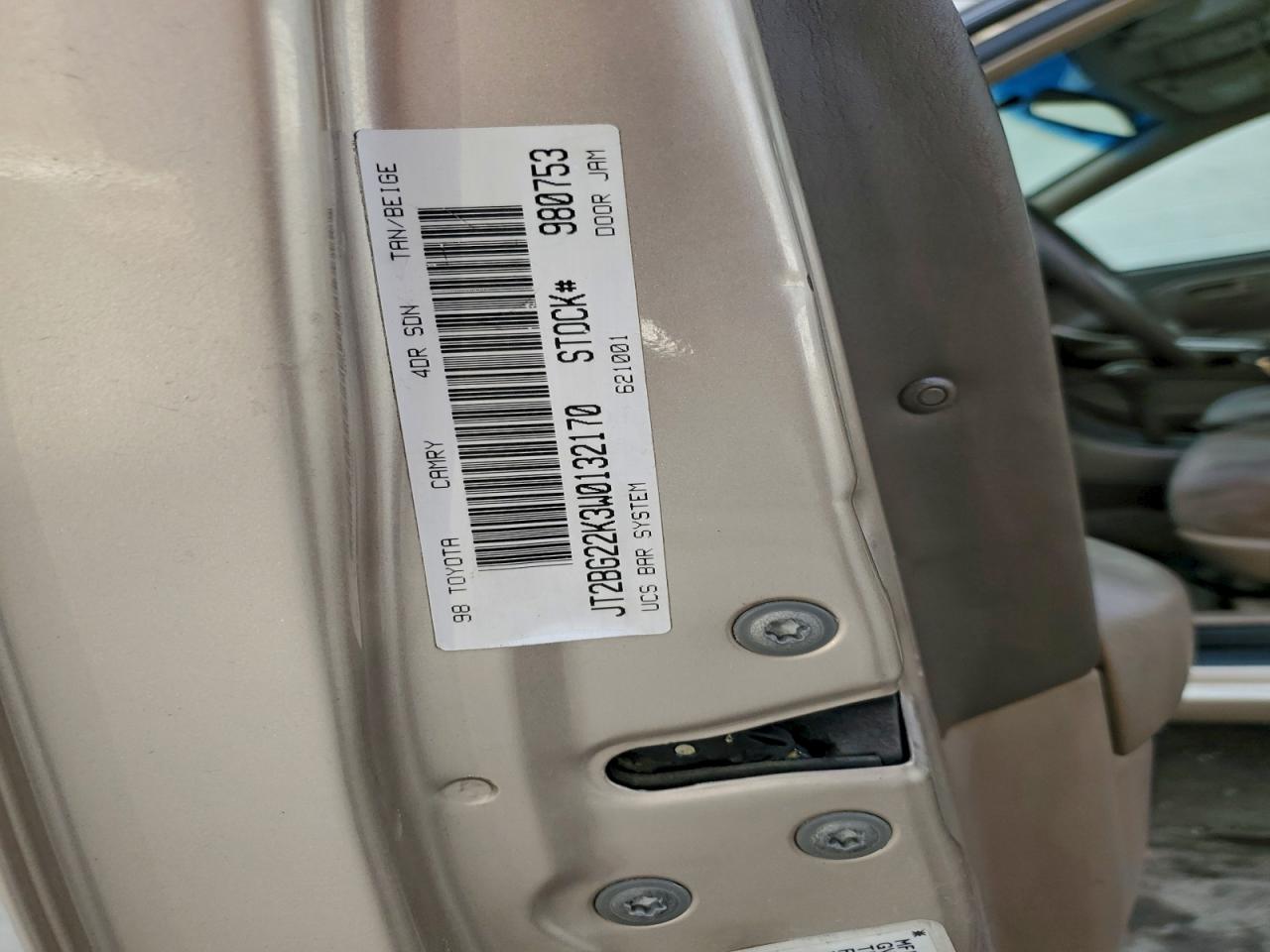 Toyota Camry Ce Image 8