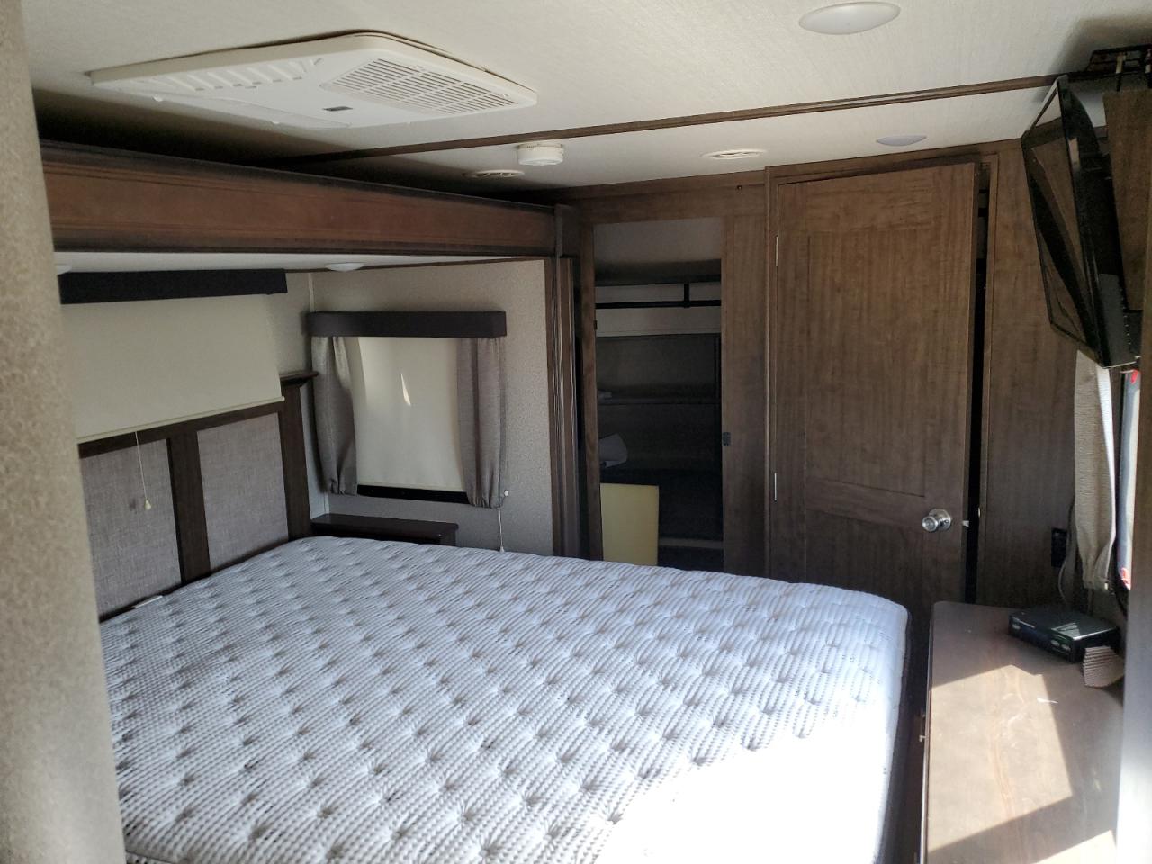 Grand Design Solitude Image 3